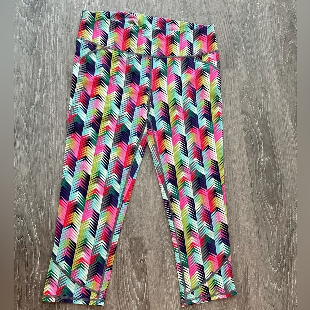 Fabletics, EUC, bright summer leggings, 3/4 length, size Medium